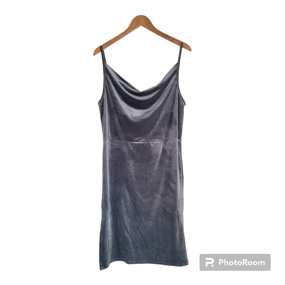 NWT PrettyLittleThing Velvet Cowl Neck Midi Dress Size 12 in Silver